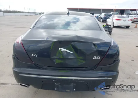 2013 Jaguar Xj z USA, uszkodzony, nr VIN SAJWJ1CD0D8V48391